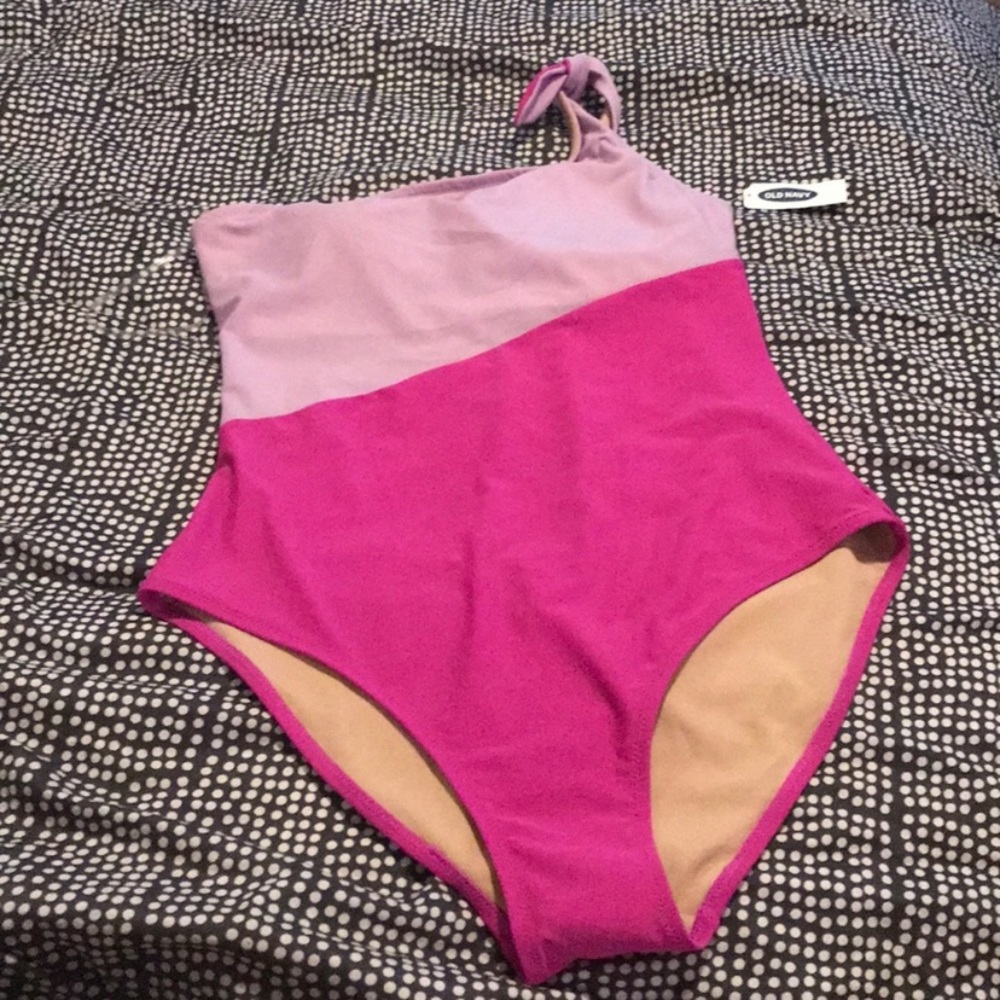NWT Two toned one shoulder swimsuit